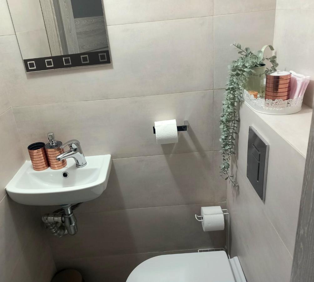 Hola Apartamenty Piotrkowska Łódź Exteriör bild