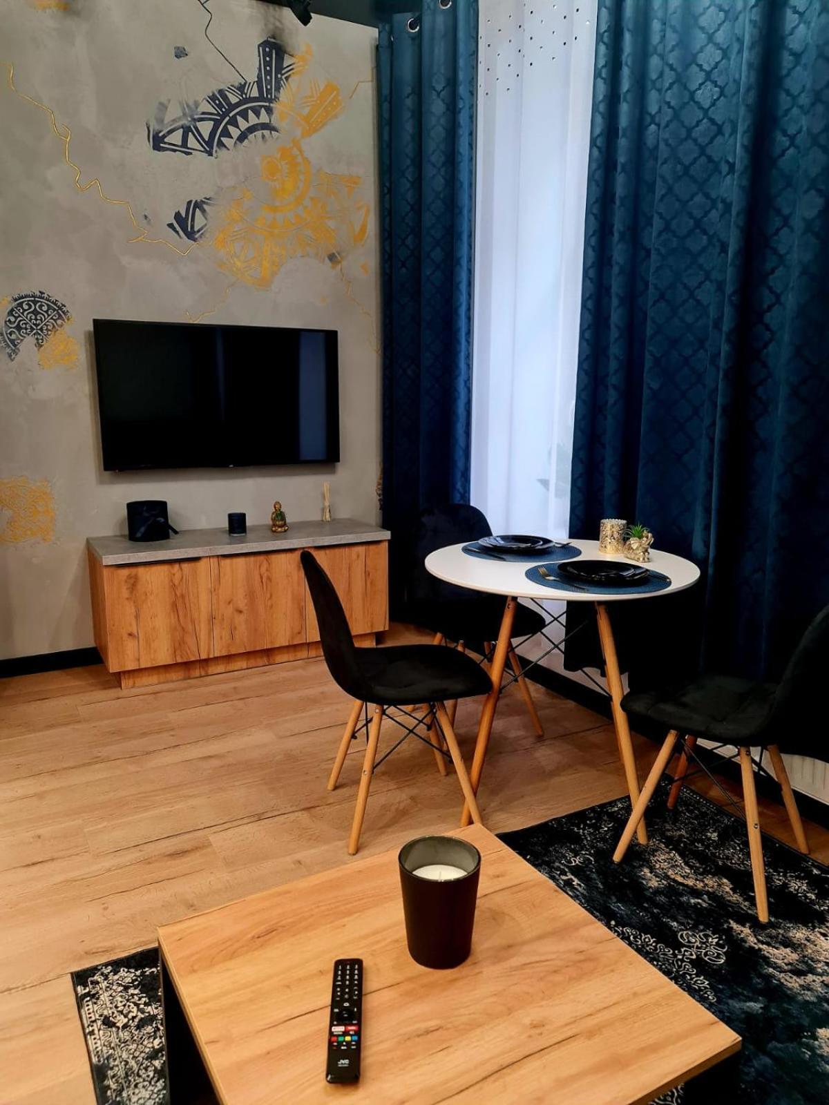 Hola Apartamenty Piotrkowska Łódź Exteriör bild